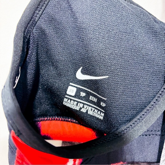 NIKE Grey and coral sports camisole with integrated top - Picture 5 of 6